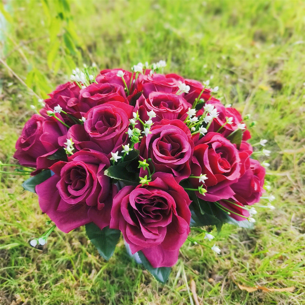 Grabschmuck Rosenstrauß mit Vase | ca. 38 cm | Wetterfeste Kunstblumen | Grabgesteck für Allerheiligen & Gedenken