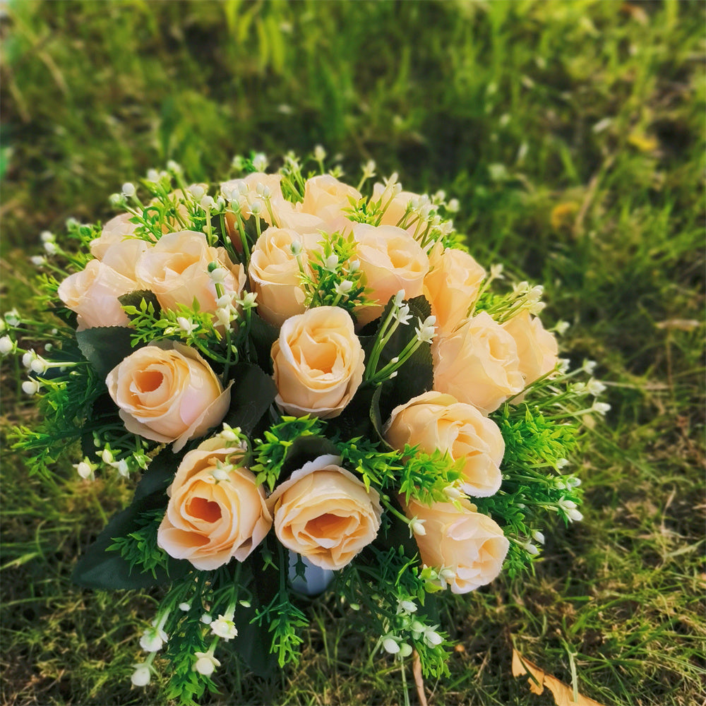 Grabschmuck Rosenstrauß mit Vase | ca. 38 cm | Wetterfeste Kunstblumen | Grabgesteck für Allerheiligen & Gedenken