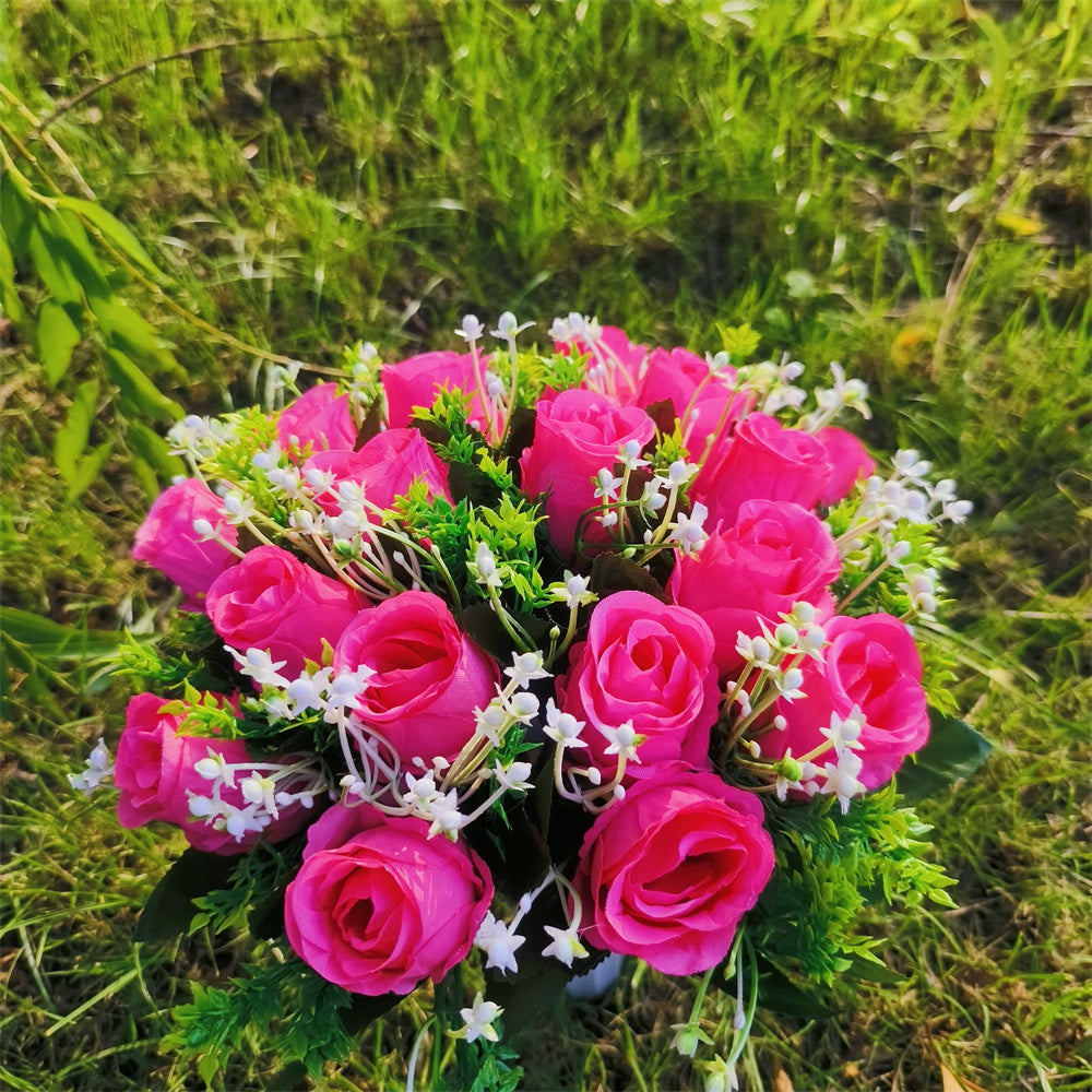 Grabschmuck Rosenstrauß mit Vase | ca. 38 cm | Wetterfeste Kunstblumen | Grabgesteck für Allerheiligen & Gedenken