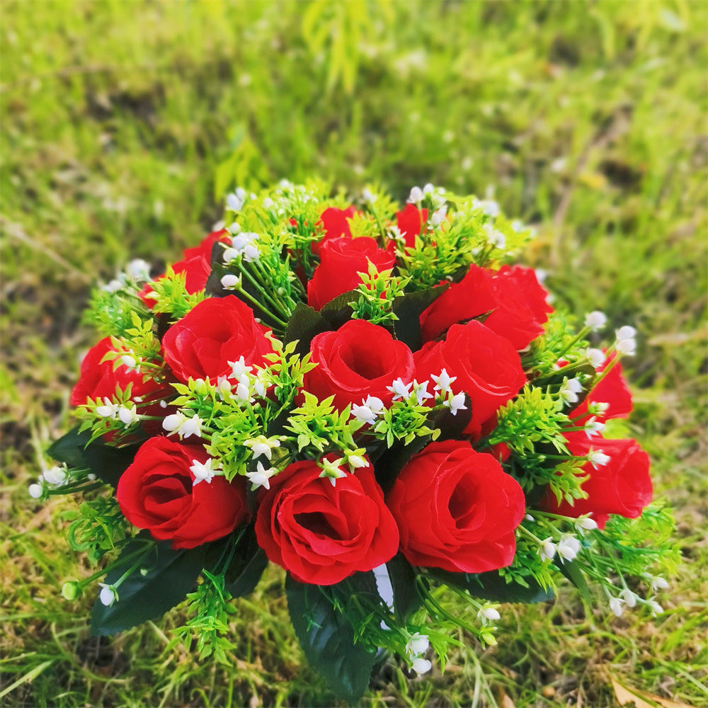 Grabschmuck Rosenstrauß mit Vase | ca. 38 cm | Wetterfeste Kunstblumen | Grabgesteck für Allerheiligen & Gedenken