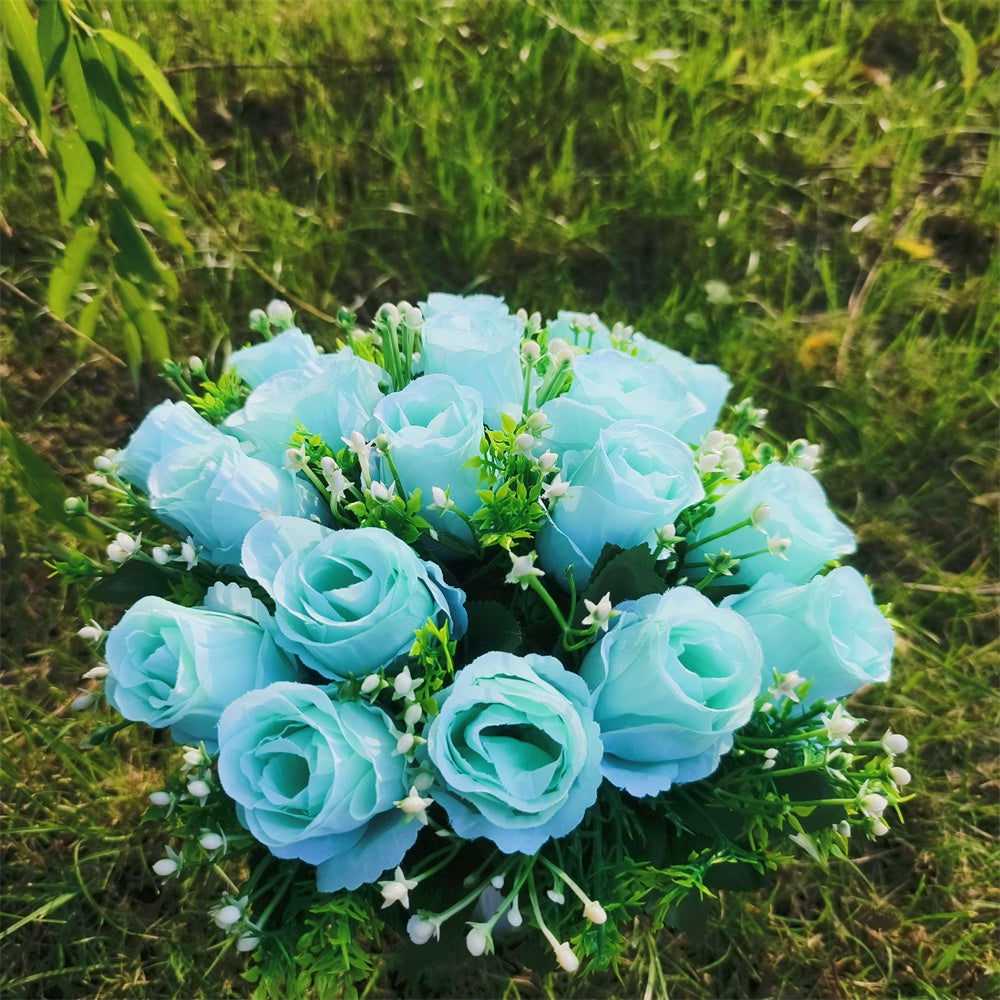 Grabschmuck Rosenstrauß mit Vase | ca. 38 cm | Wetterfeste Kunstblumen | Grabgesteck für Allerheiligen & Gedenken