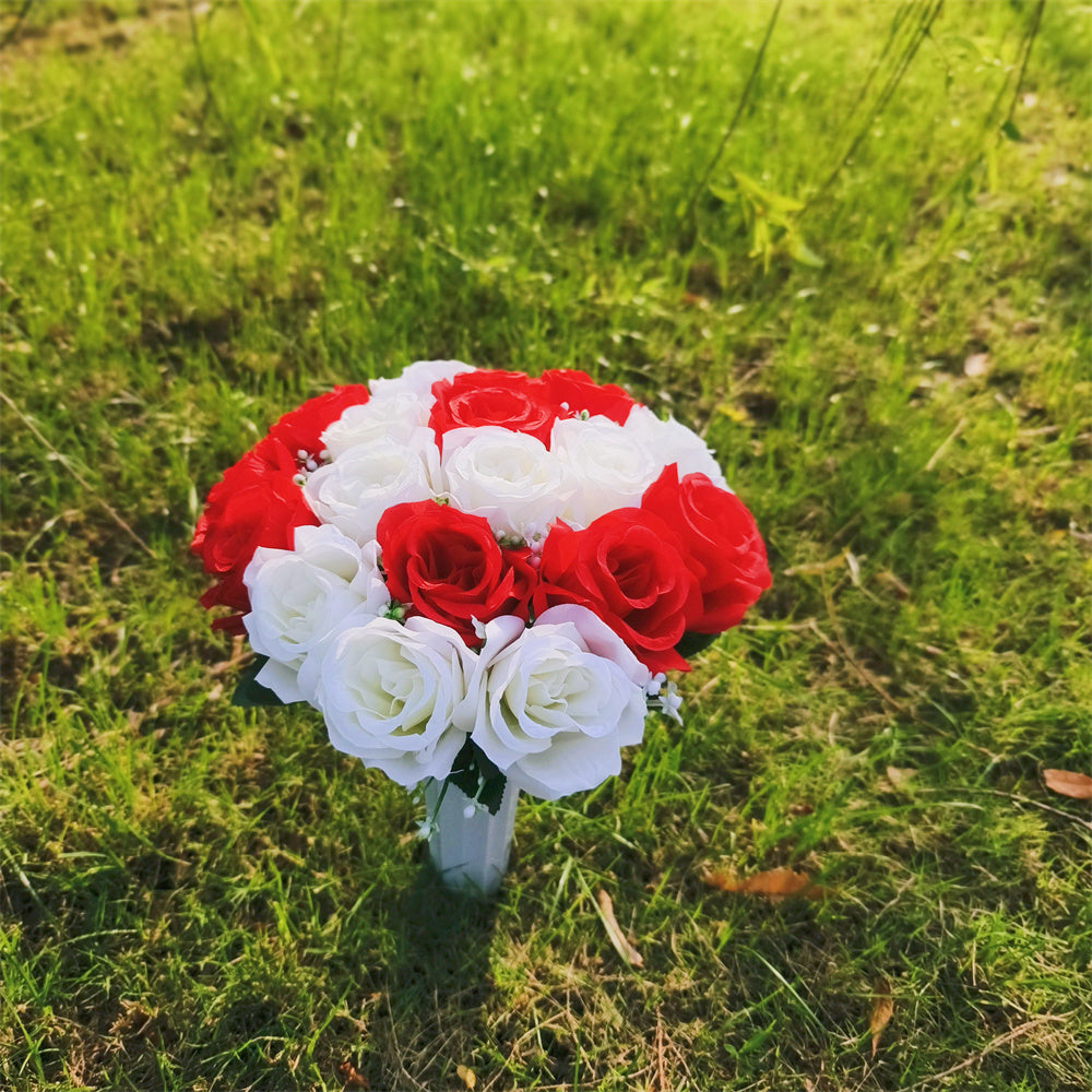 Grabschmuck Rosenstrauß mit Vase | ca. 38 cm | Wetterfeste Kunstblumen | Grabgesteck für Allerheiligen & Gedenken