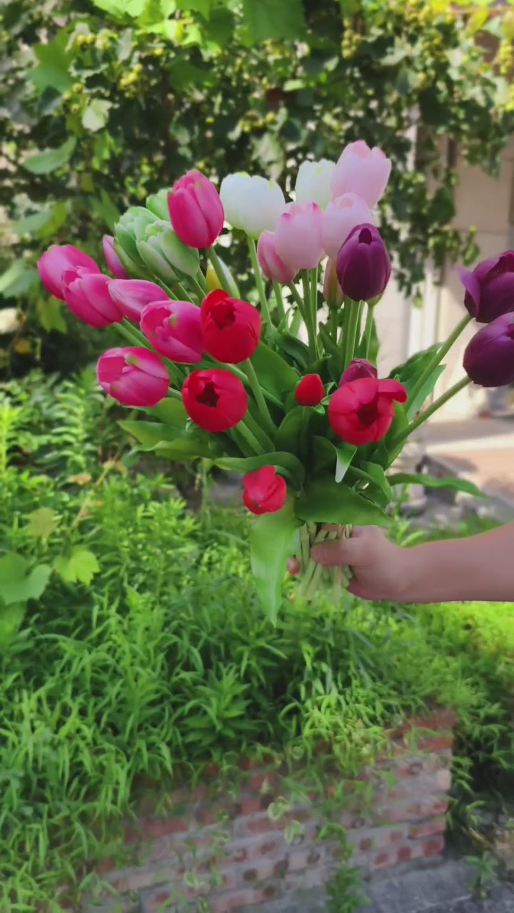 Künstlicher Tulpenstauß  | 5 Stiele (3 Blüten + 2 Knospen) | Latex | UV-beständig | Frühjahrs- & Gartendeko | 9 Farben